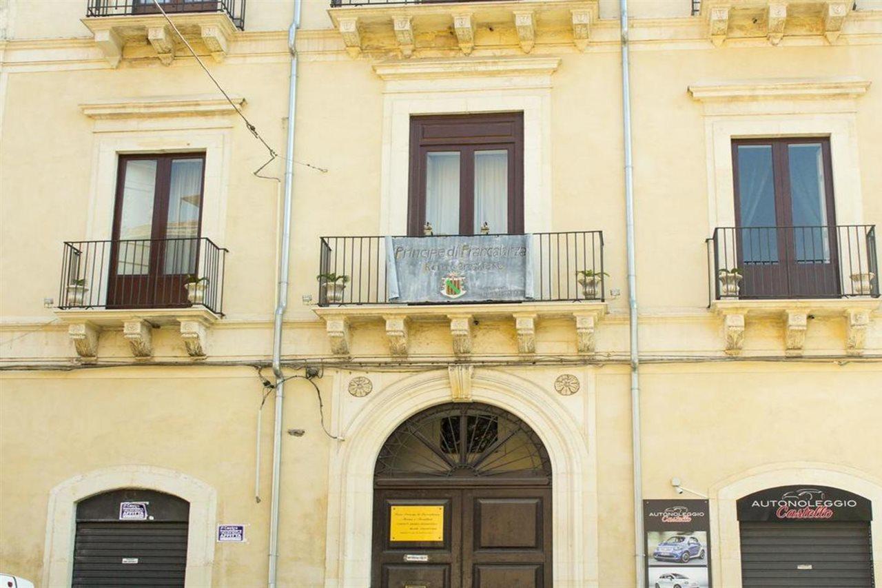 Principe Di Francalanza Bed & Breakfast Catania Exterior photo